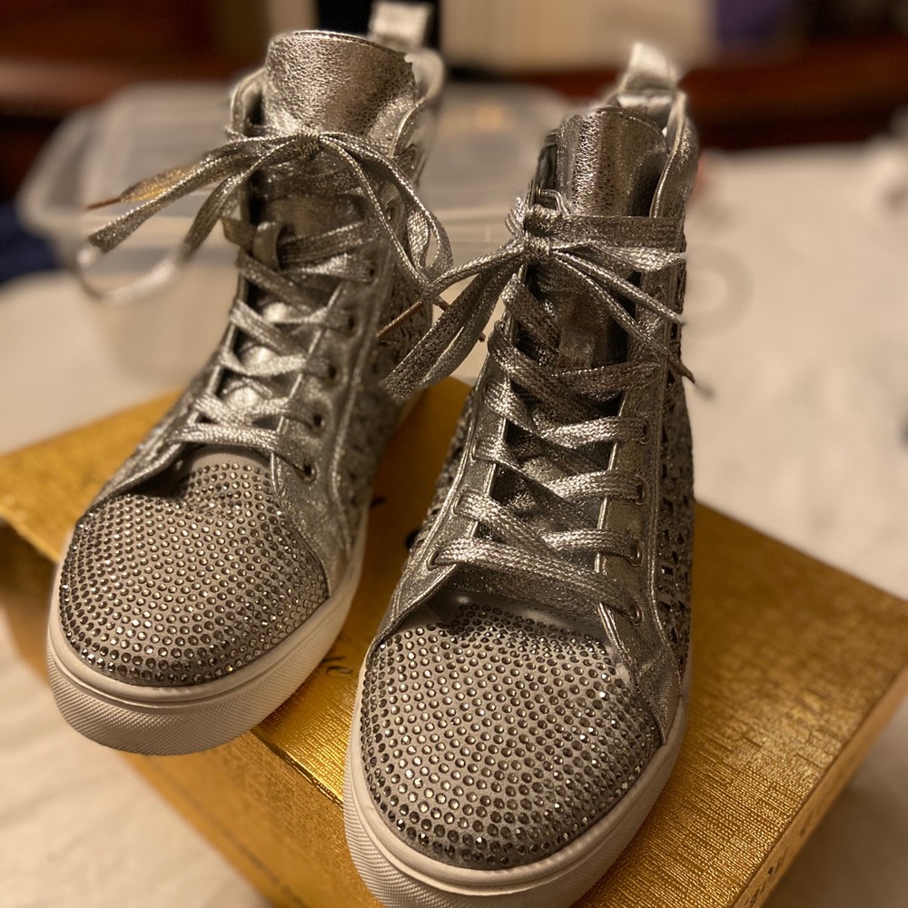 Juicy couture gorgeous Rhinestone sneakers